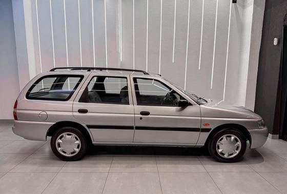 FORD ESCORT 1.8 GL SW 16V GASOLINA 4P MANUAL FORD ESCORT 1.8 GL SW 16V GASOLINA 4P MANUAL